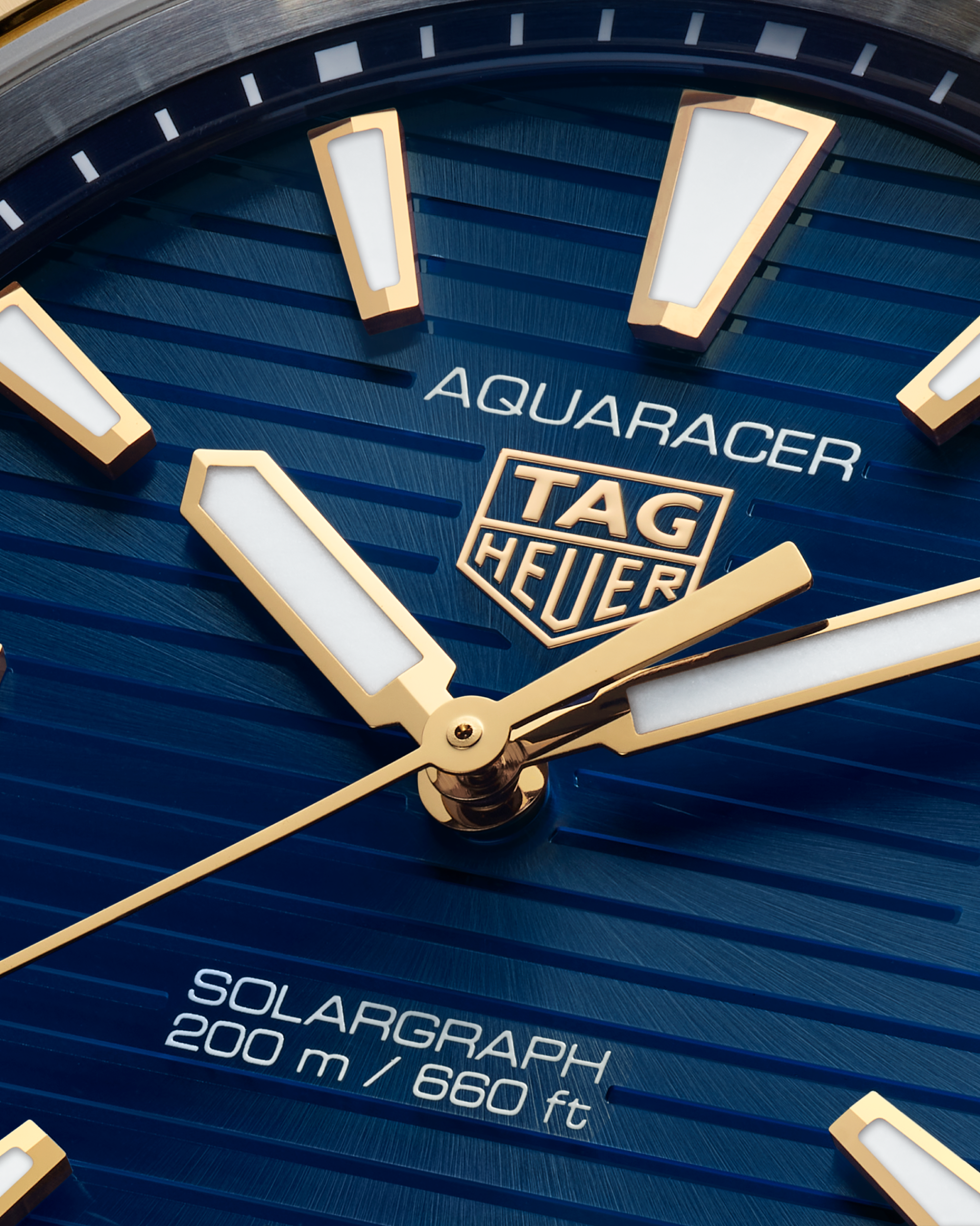 TAG HEUER Aquaracer Professional 200 Solargraph