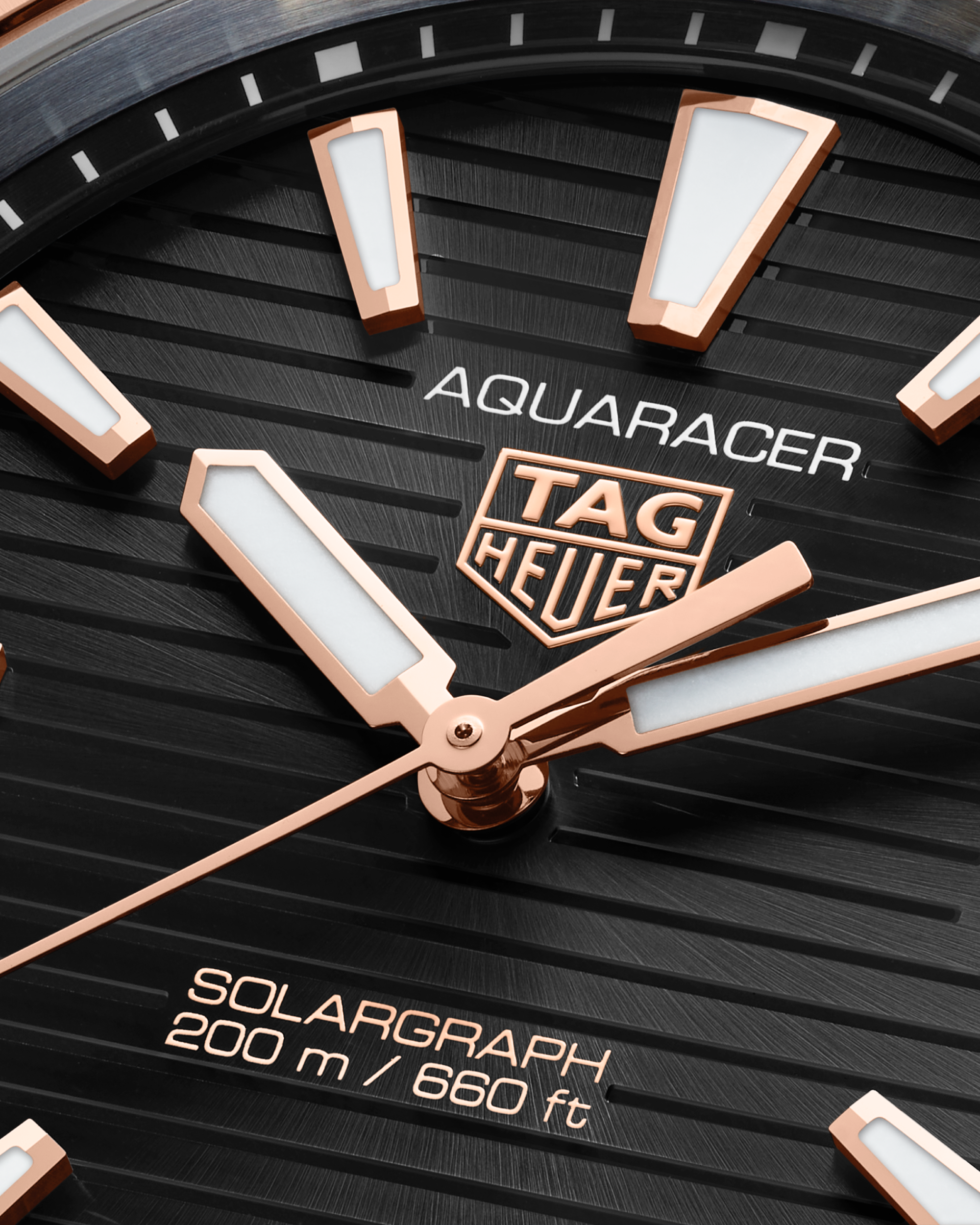 TAG HEUER Aquaracer Professional 200 Solargraph