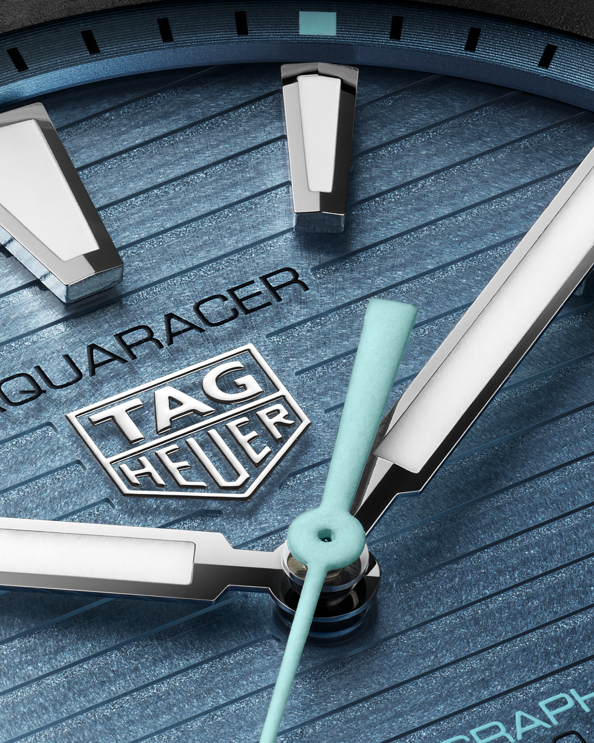 TAG Heuer Aquaracer Professional 200 Solargraph