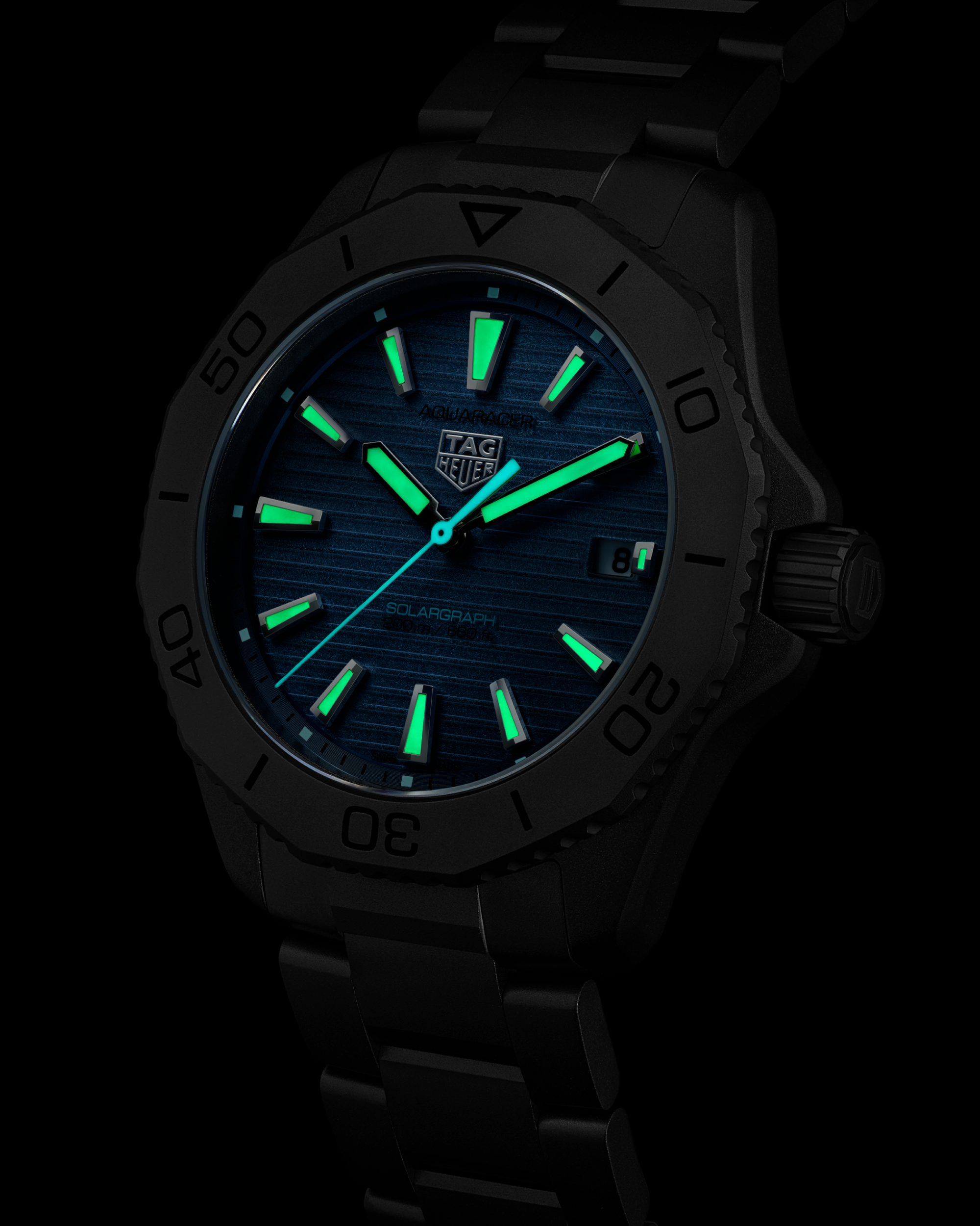 TAG Heuer Aquaracer Professional 200 Solargraph