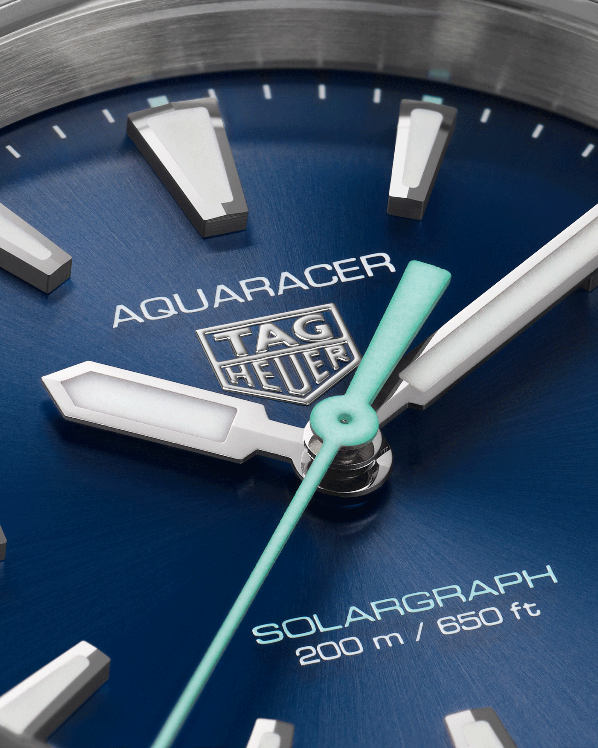 TAG Heuer Aquaracer Professional 200 Solargraph