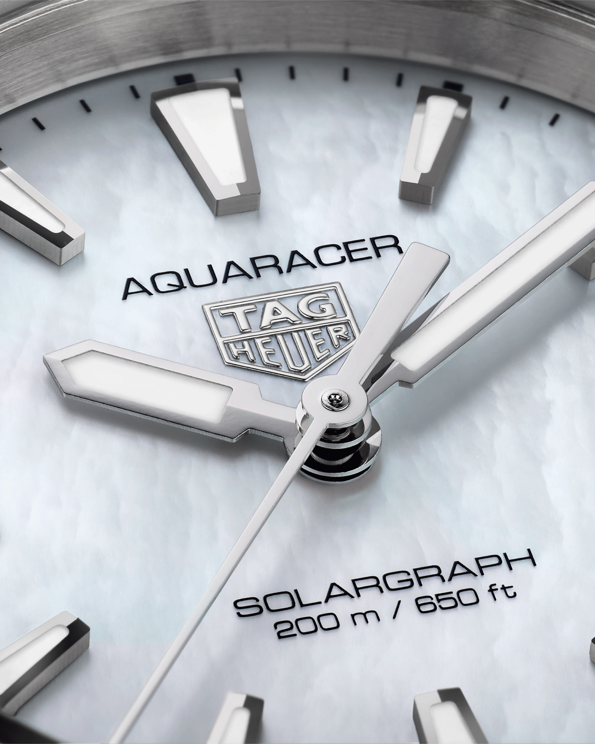 TAG Heuer Aquaracer Professional 200 Solargraph