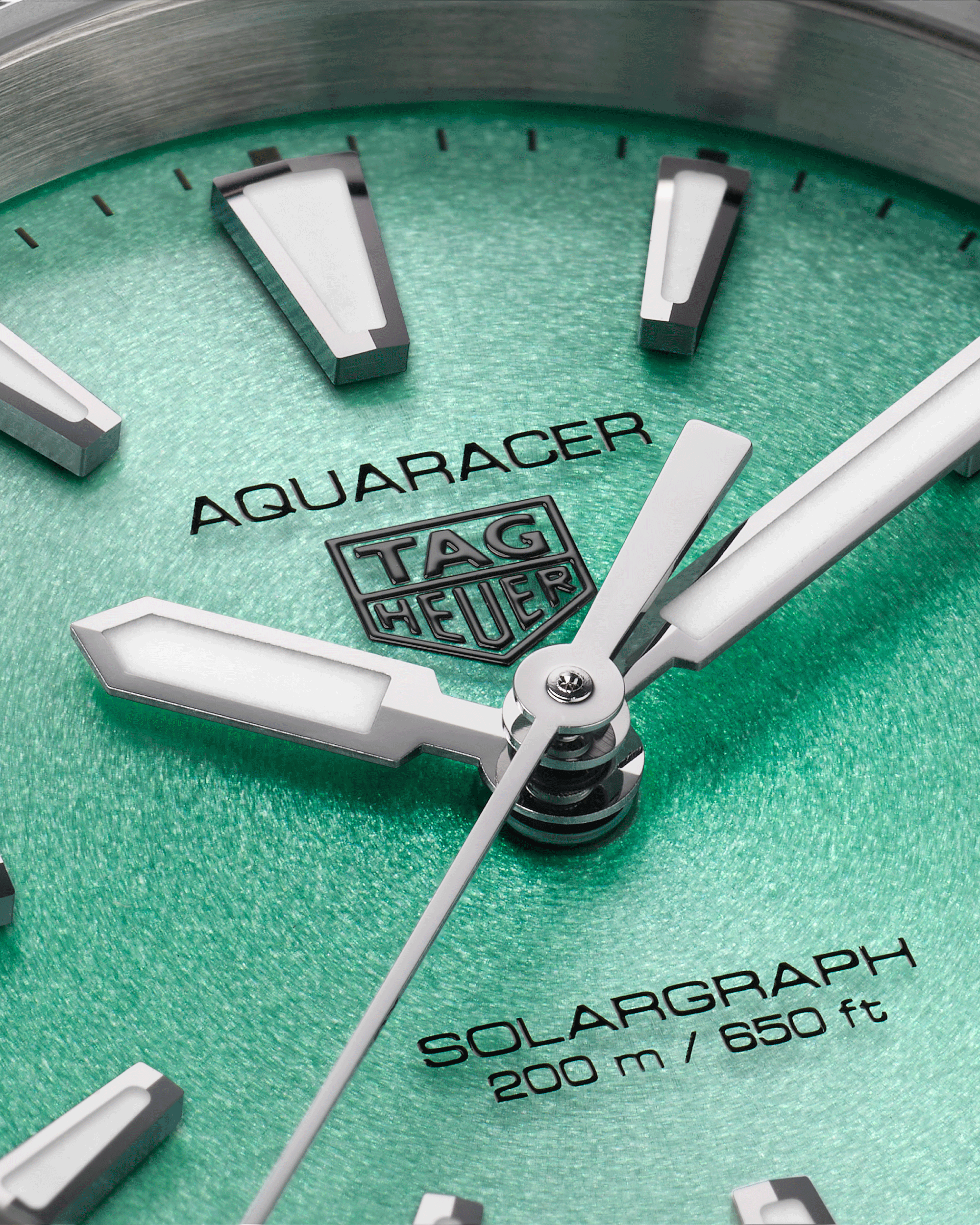 TAG Heuer Aquaracer Professional 200 Solargraph