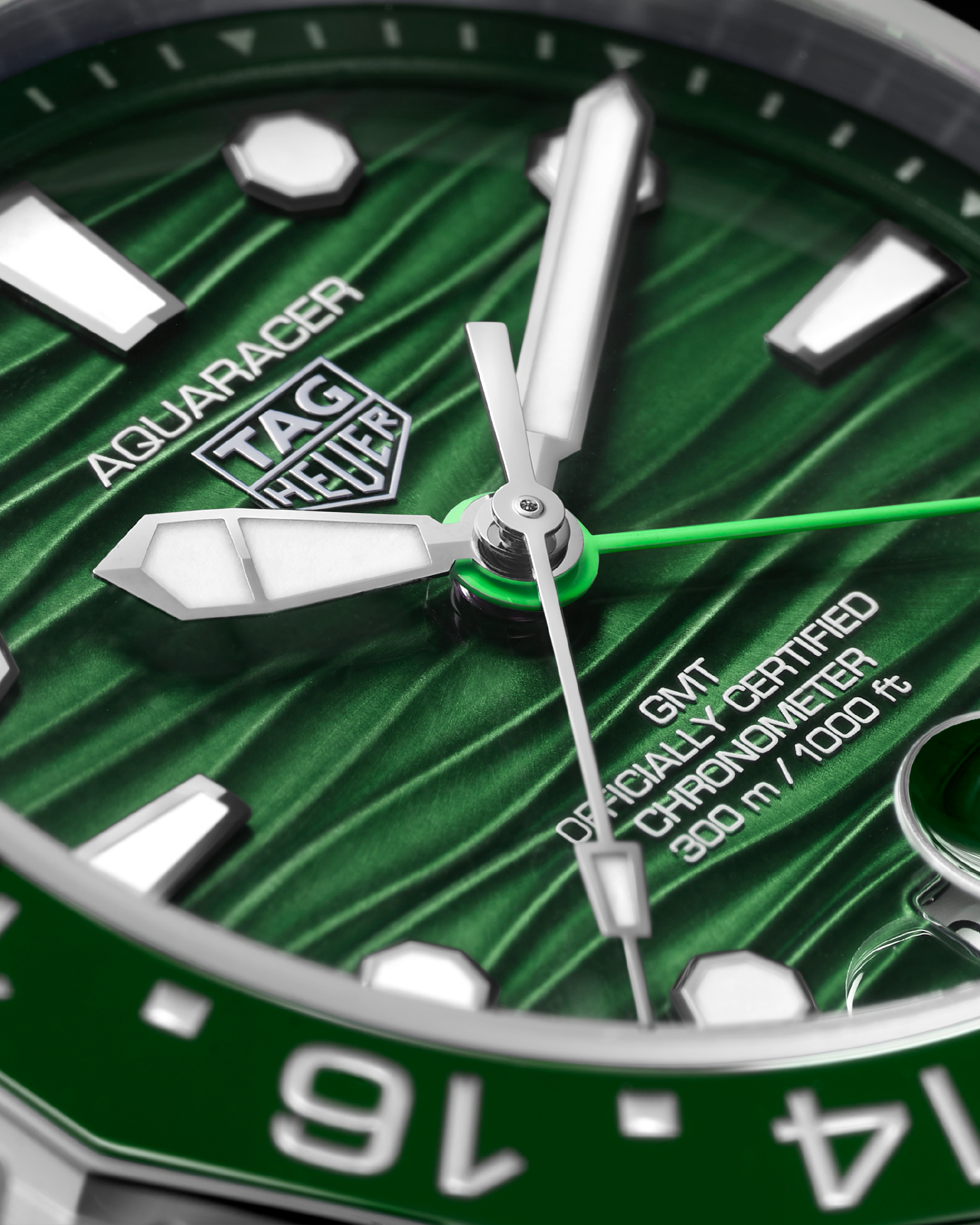 TAG HEUER AQUARACER PROFESSIONAL 300 GMT